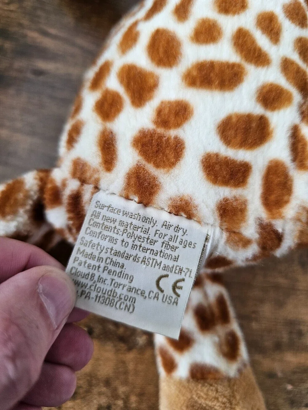 Cloud B Gentle Giraffe soothing sound machine and plush stuffed animal